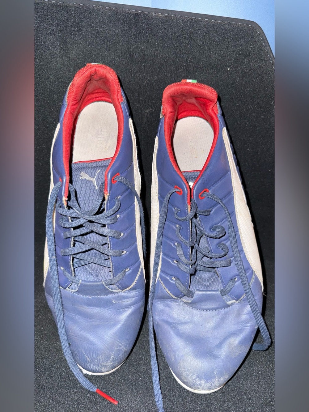 Puma Men's Puma Scuderia Ferrari sneakers in a blue, white, red tennis shoe 12 - Picture 3 of 7